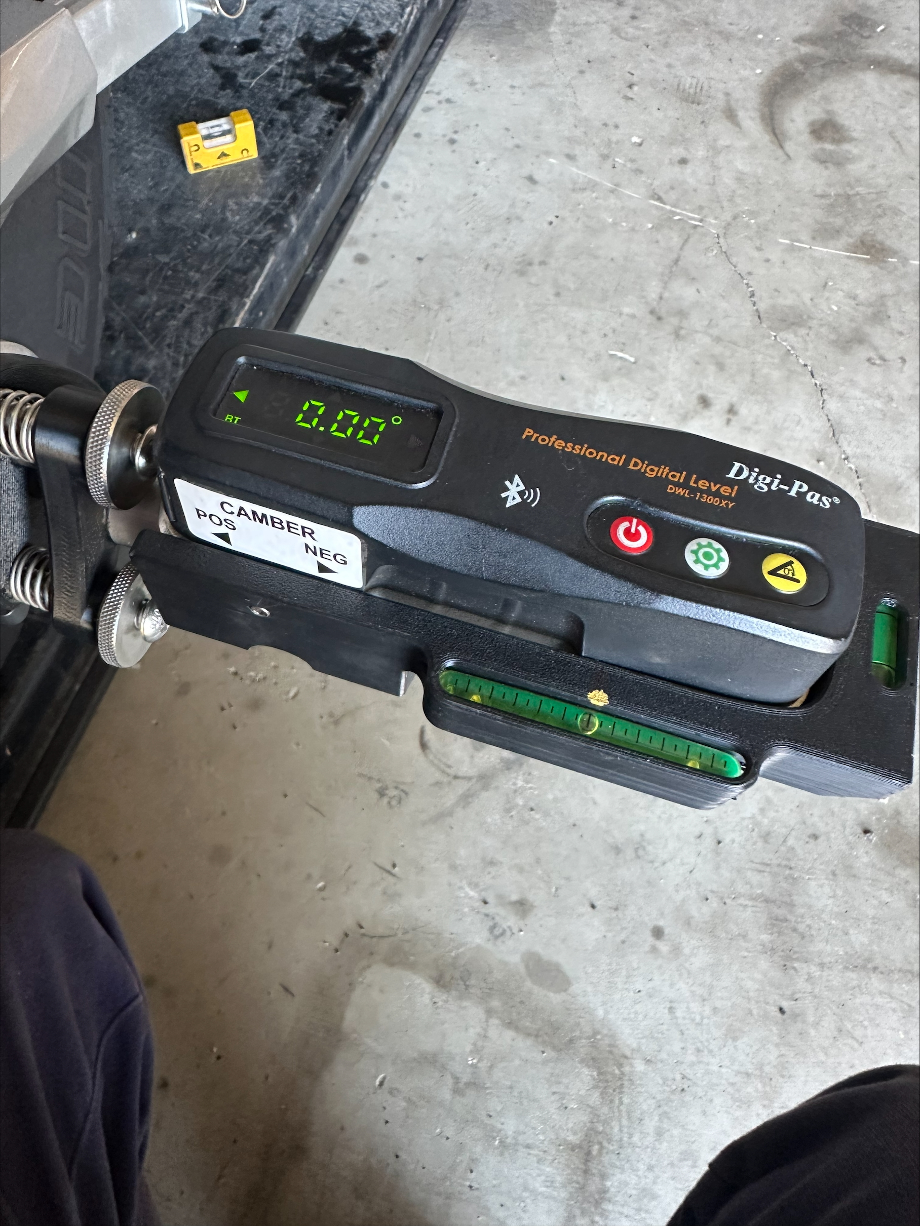 Digi-Pas digital camber reader for caravan wheel alignment
